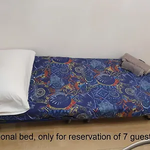 Your Lovely Home, Porta Venezia-1 Queen Bed, 3 Single Beds, 1 Sofa Bed- , Milan Italie